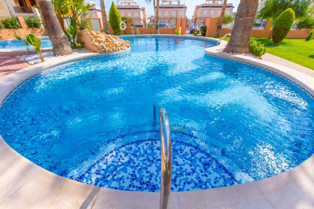 Punta Prima Casa Lägenhet Torrevieja Exteriör bild